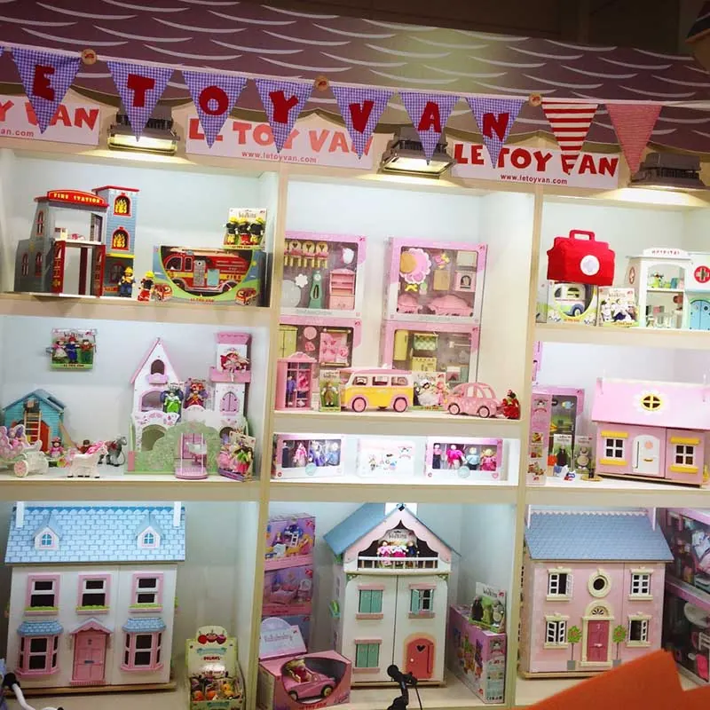 Кукольные домики Le Toy Van на стенде КуклаДом